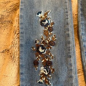 Western Tantrums Blue Denim
Jeans Embroidered Floral jeans